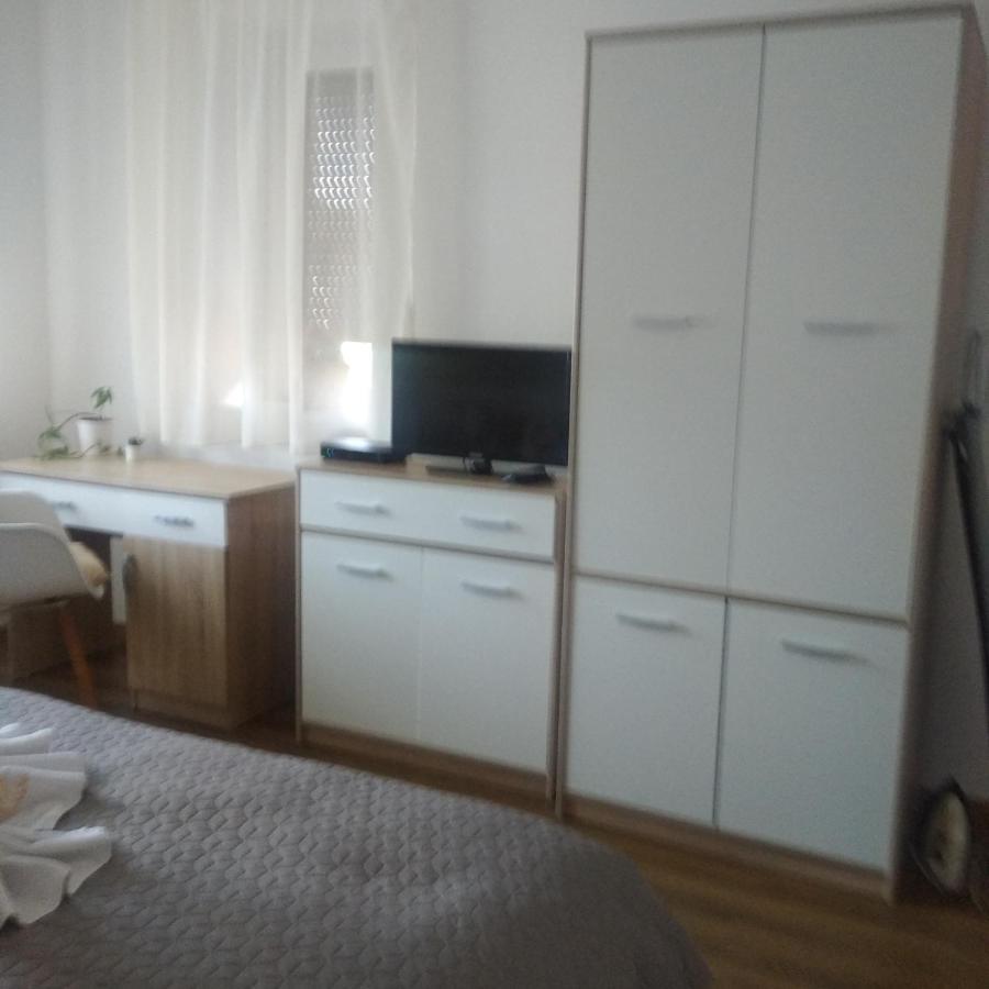 Kaptarko Apartmanhaz Дем'єн Екстер'єр фото