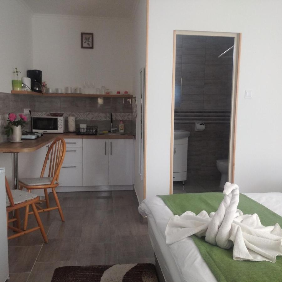 Kaptarko Apartmanhaz Дем'єн Екстер'єр фото