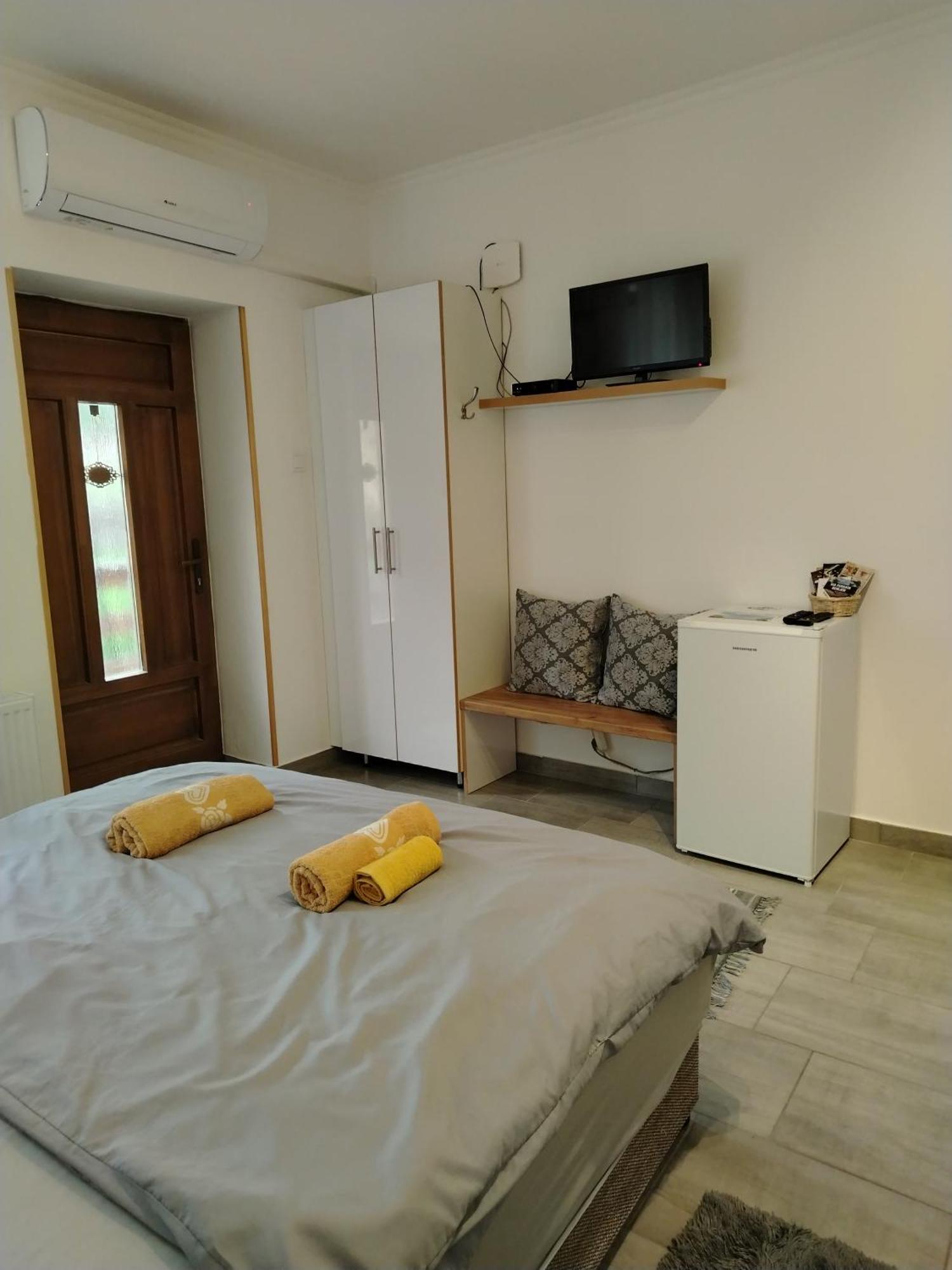 Kaptarko Apartmanhaz Дем'єн Екстер'єр фото