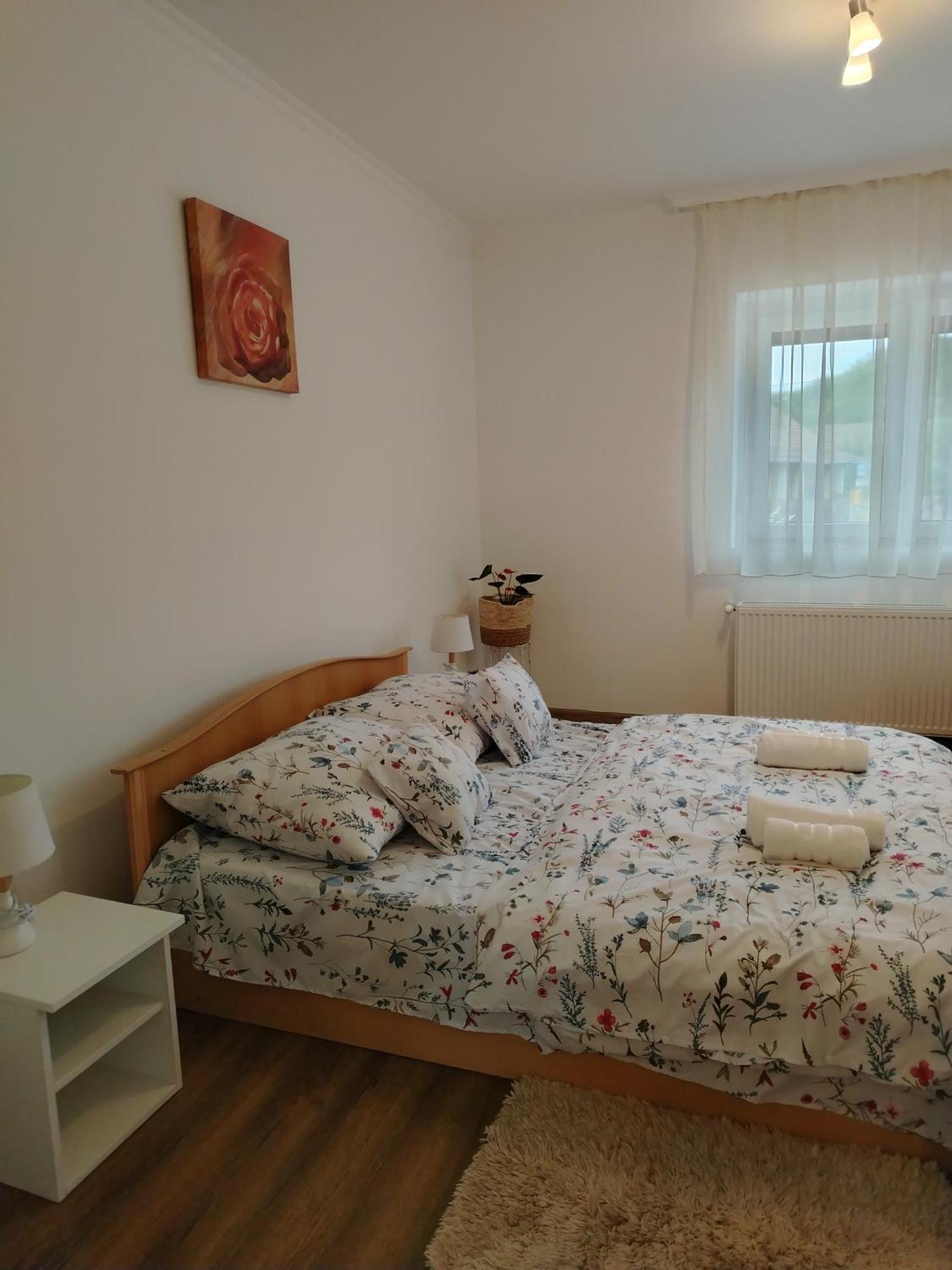 Kaptarko Apartmanhaz Дем'єн Екстер'єр фото
