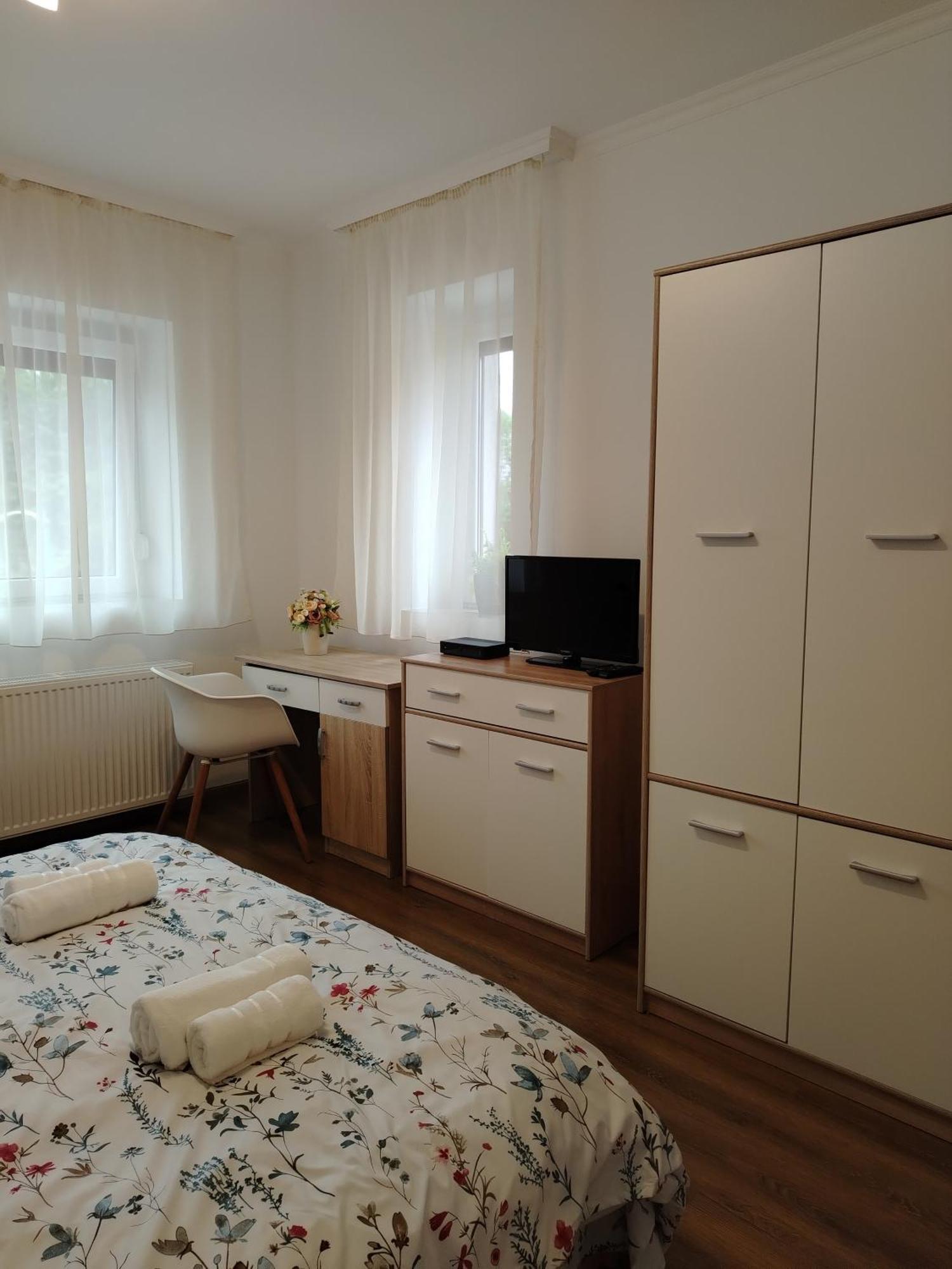 Kaptarko Apartmanhaz Дем'єн Екстер'єр фото