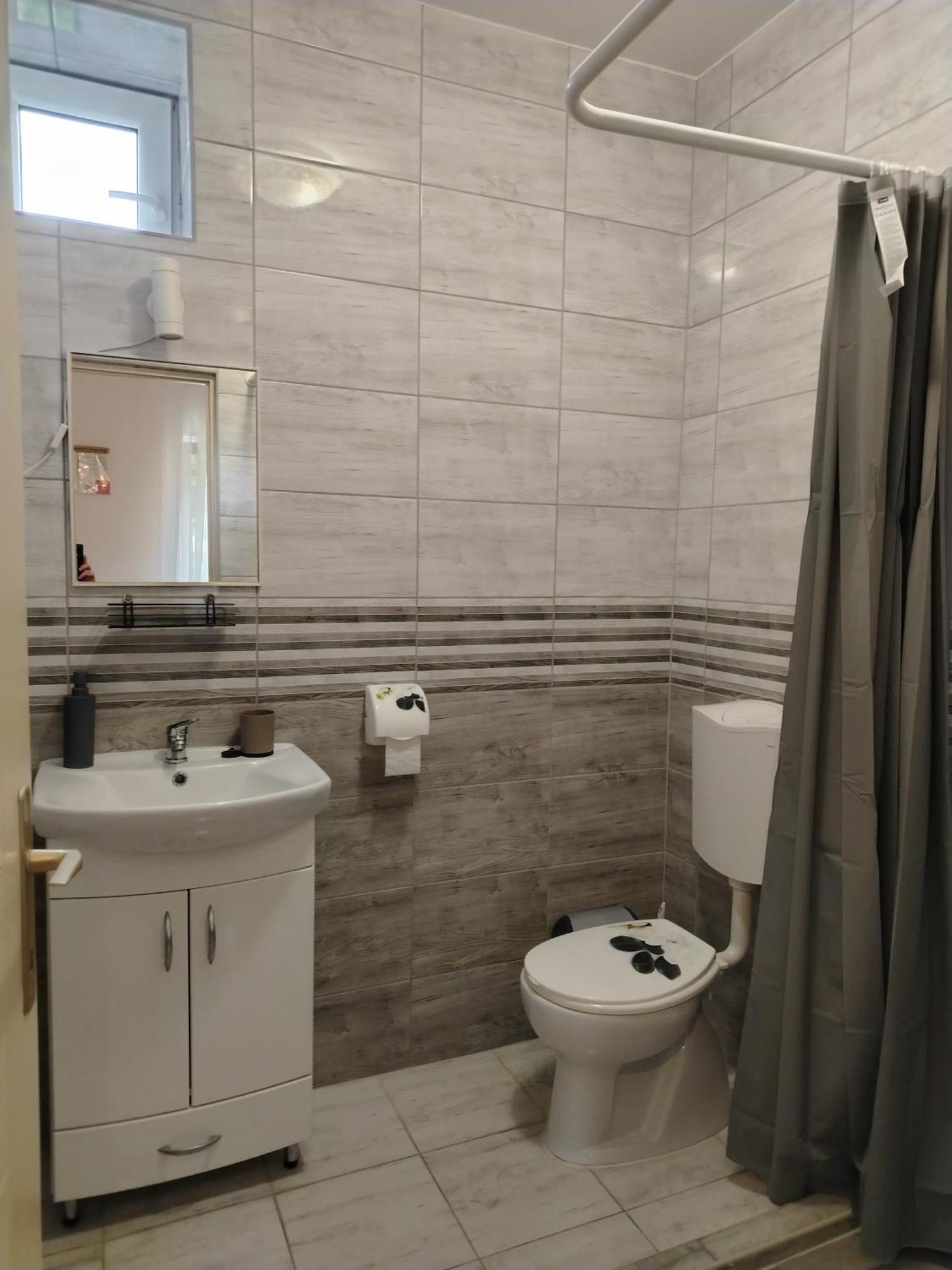 Kaptarko Apartmanhaz Дем'єн Екстер'єр фото
