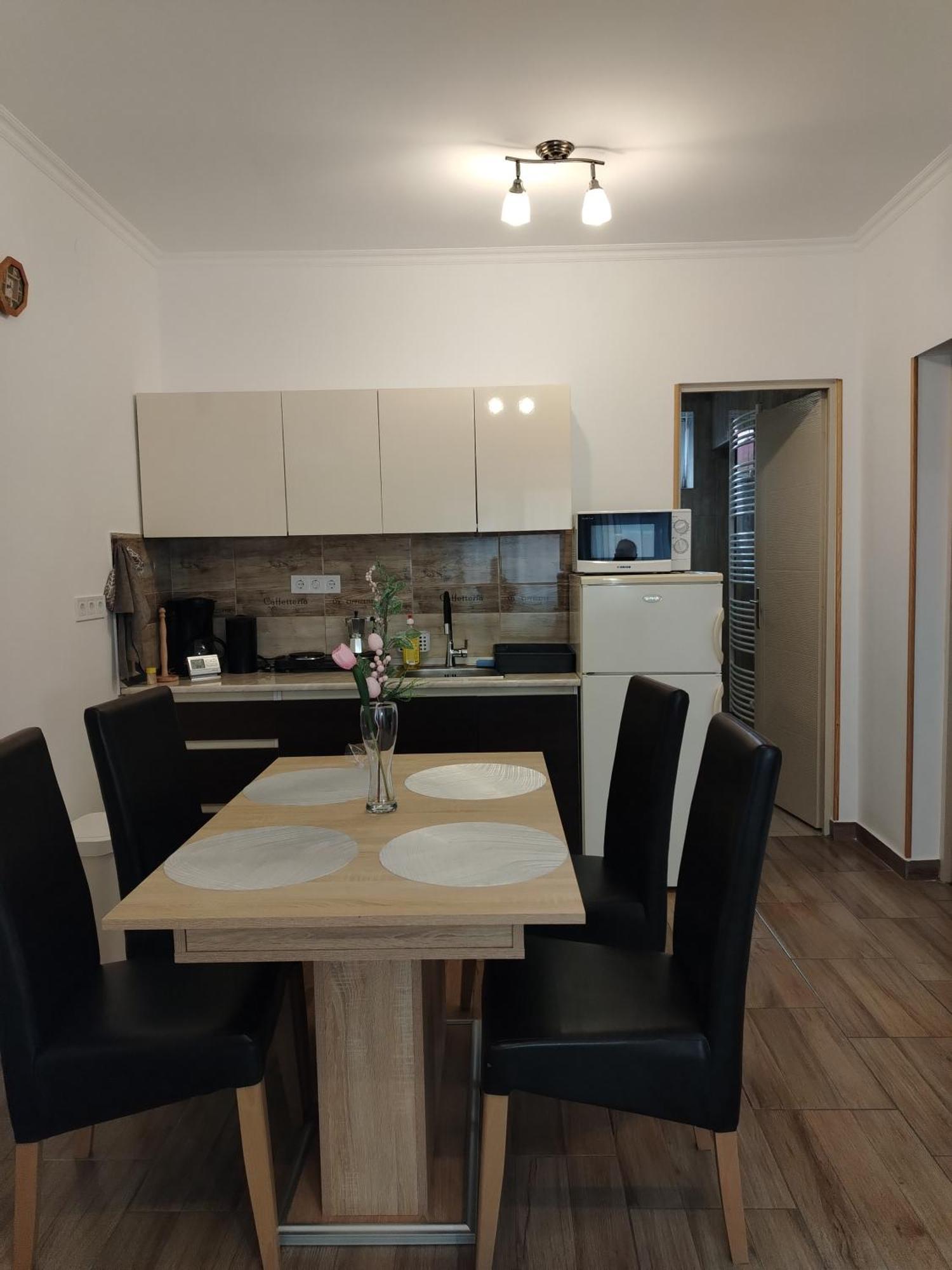 Kaptarko Apartmanhaz Дем'єн Екстер'єр фото