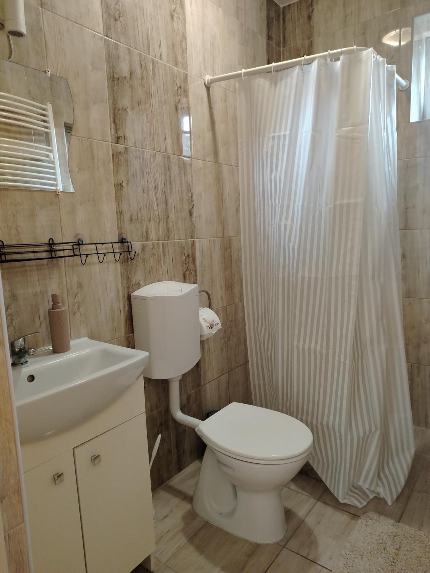 Kaptarko Apartmanhaz Дем'єн Екстер'єр фото